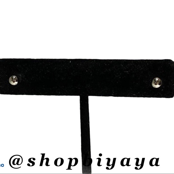 So Silver Tone Simple Minimalist Stud Earrings Set - Picture 6 of 13